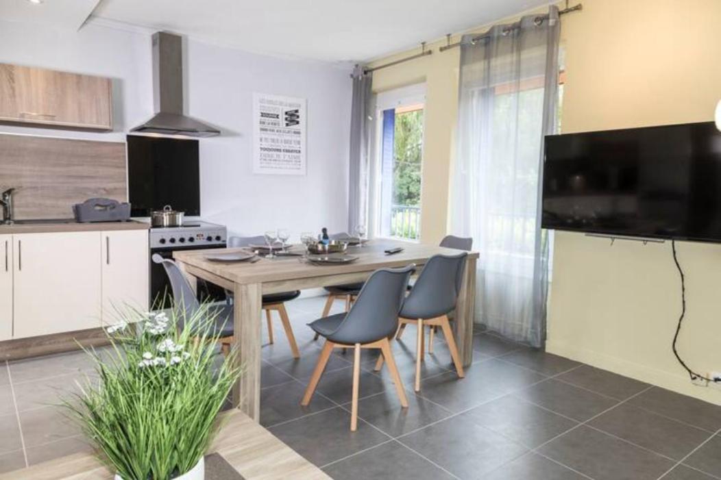Apartment La Commanderie Jardin Parking Home-one Dole